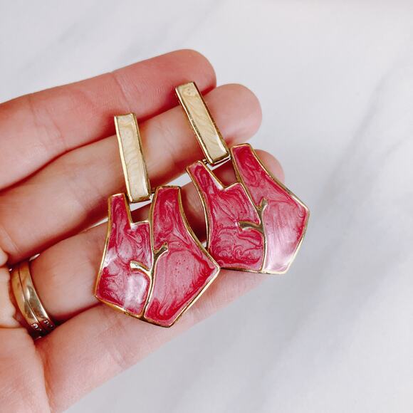 VTG 1980s Marbled Pink Enamel Geometric Statement Earrings Gold Tone Hinged - Picture 4 of 10